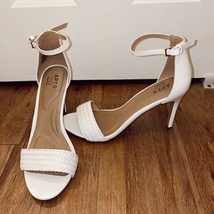 apt.9 (defined comfort white heels)